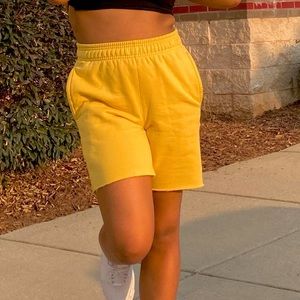 CHAMPION MEDIUM MENS SHORTS LIKE NEW